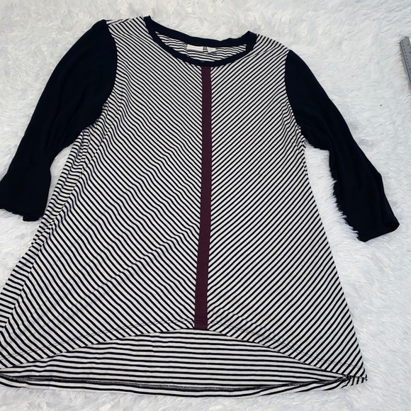 Chico's Weekends Tunic top Flattering stripe pattern Chicos Sz2 - Picture 1 of 6